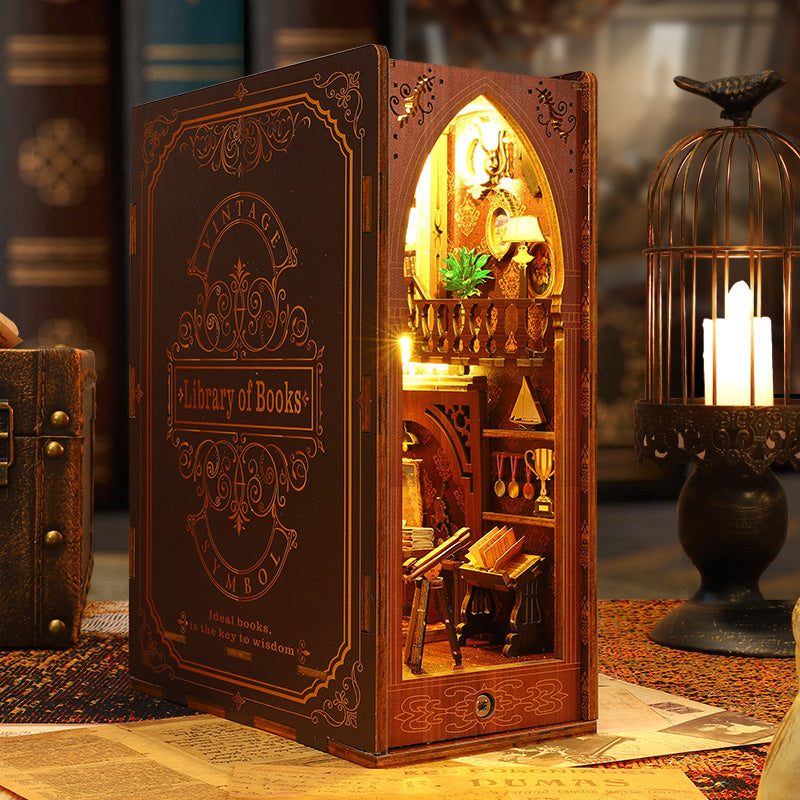 Bibliothèque de livres DIY Book Nook Ugeargeek
