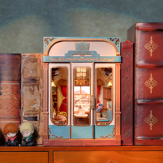 Ugeargeek European Travels Book Nook