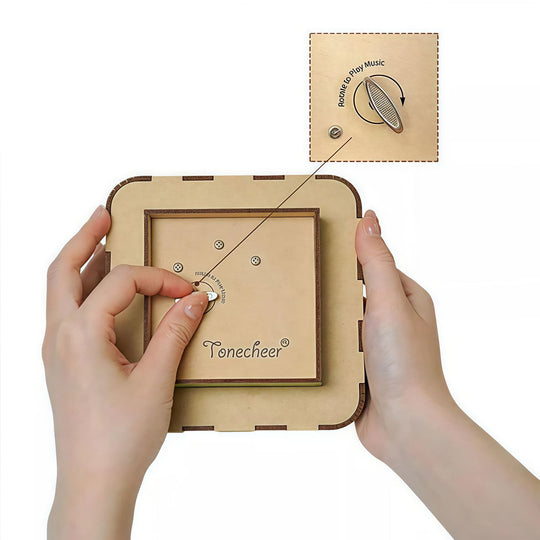 Ugeargeek Forest Party Rotating Music Box