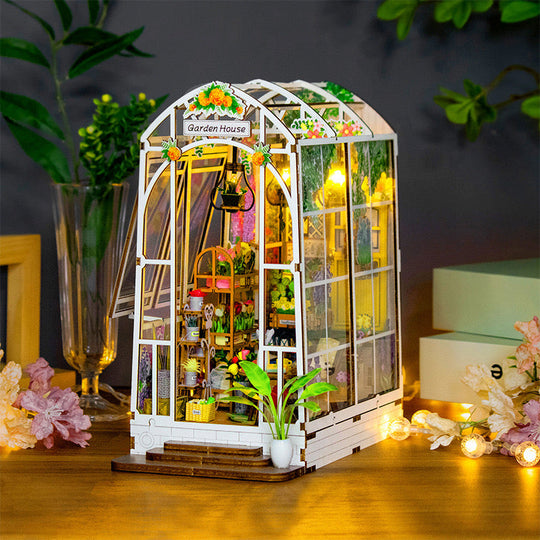 Villa con jardín Rincón de libros Ugeargeek