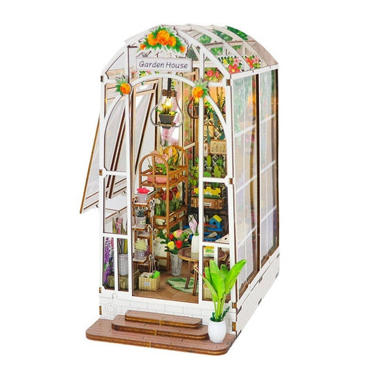 Villa con jardín Rincón de libros Ugeargeek