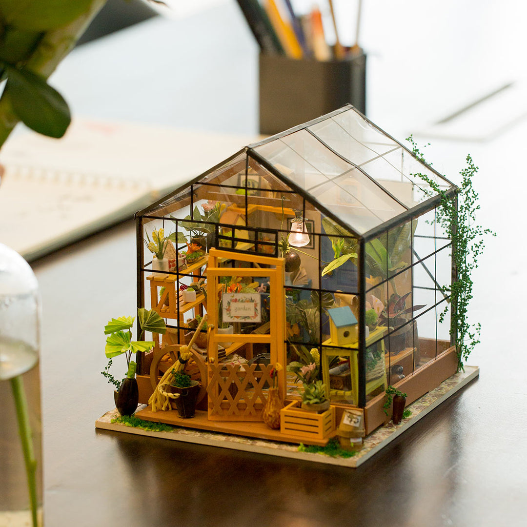 Cathy's Flower House DIY Miniature House Rolife