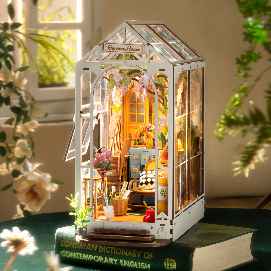 Holiday Garden House DIY Book Nook Kit TGB06 Rolife