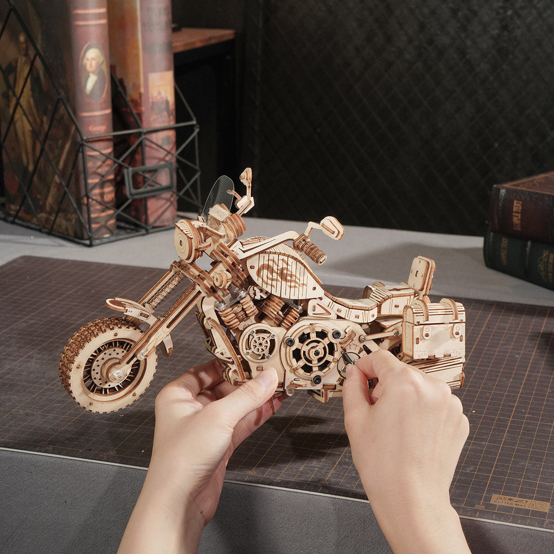 Cruiser Motorcycle LK504 3D Wooden Puzzle Rokr