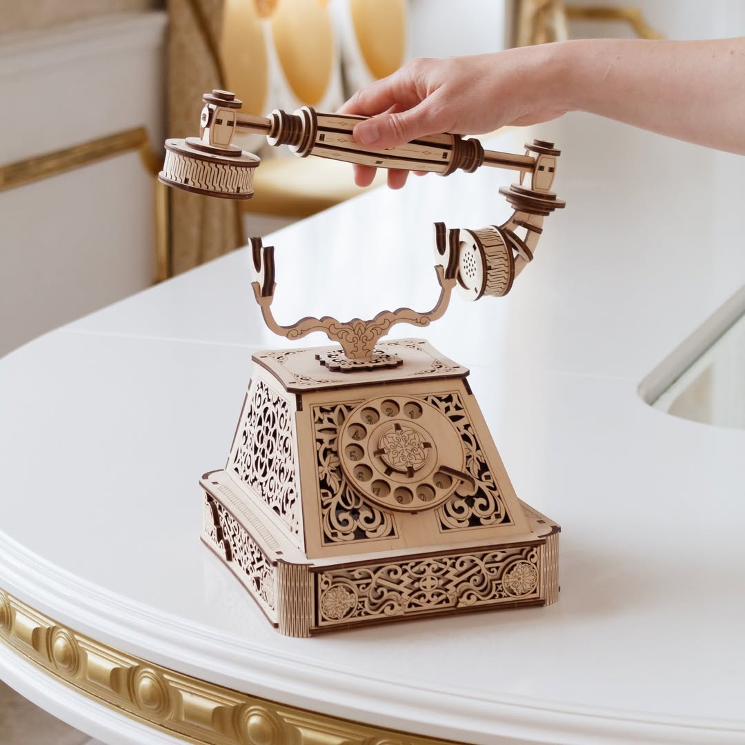 Victorian Vintage Phone Ewa