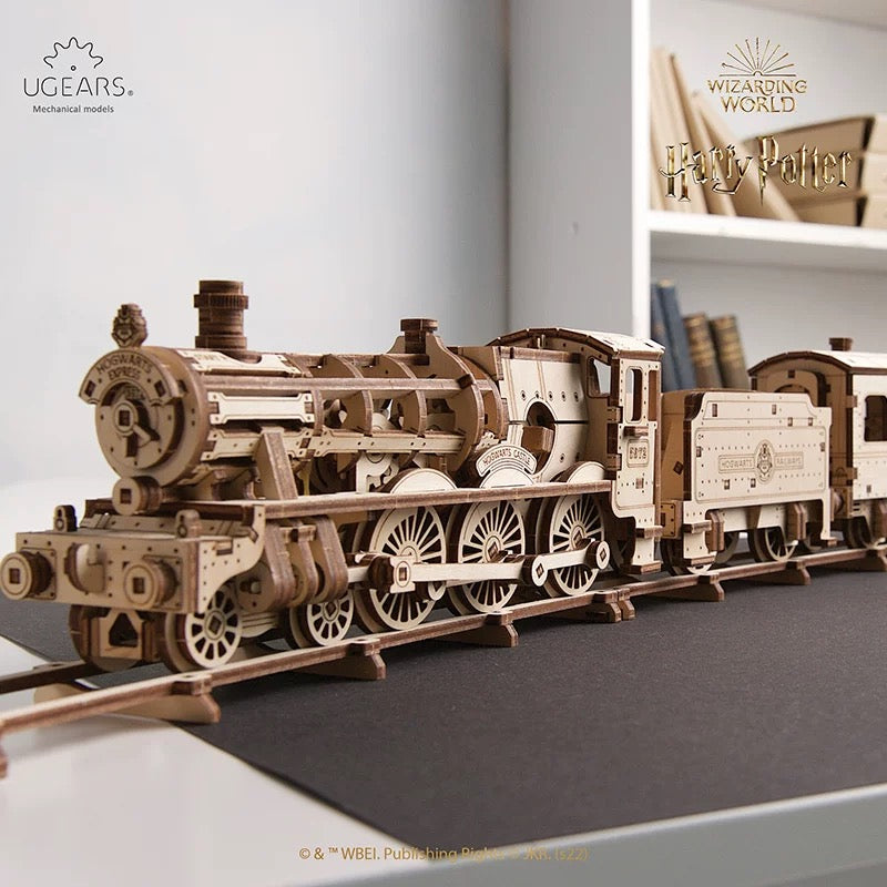 Hogwarts™ Express Train Model Kit Ugears