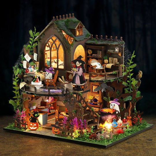 Ugeargeek Forest Adventure Miniature House