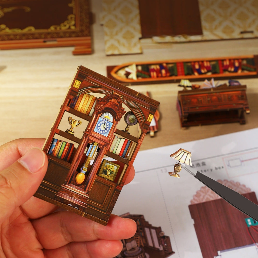 Ugeargeek World Bookstore DIY Book Nook